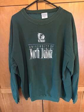 Vintage Santee UND Fighting Sioux Crewneck Sweatshirt Hunter Green XXL